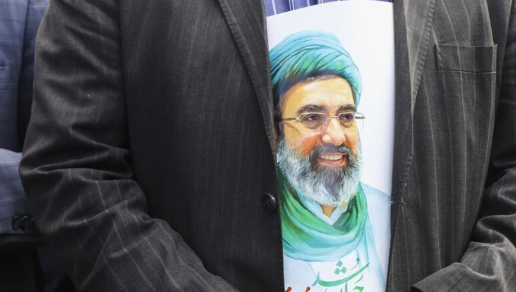 Рӯзномаи "Уолл Стрит Ҷорнел": Интихоби оятулло Сейед Муҷтабо Ҳаменеӣ ноком шудани Кӯшиши Трамп барои таслими режими эронро нишон медиҳад