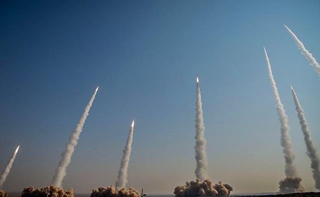 Эрон ҳамлаҳоро ба Арабистони Саудӣ тақвият Медиҳад-Bloomberg