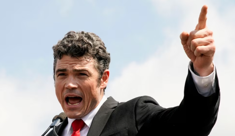 Истеъфои як мақомдори амрикоӣ дар эътироз ба ҷанг зидди Эрон