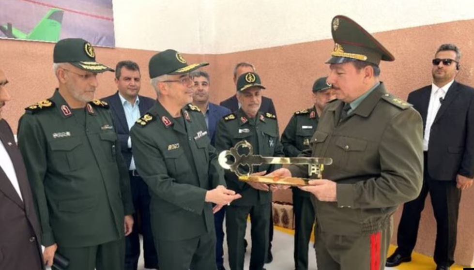 Эрон гуфт, дар Тоҷикистон корхонаи тавлиди паҳбод сохт. Аммо ҳеч нишонае аз он дида намешавад