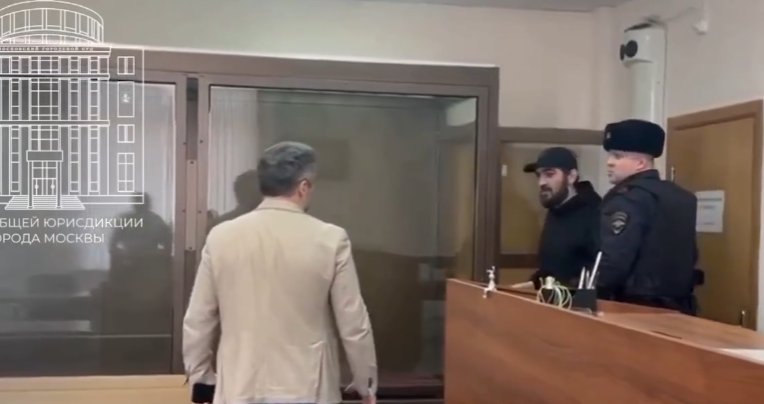 Муборизи MMA барои спарринг бо муҷассама ба корҳои маҷбурӣ маҳкум шуд