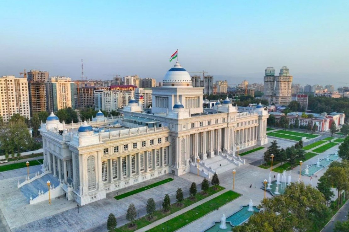 Парлумон созишнома бо Русия дар бораи ҷалби муташаккилонаи муҳоҷиронро тасвиб кард