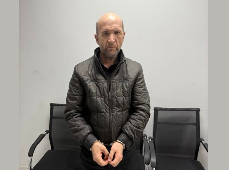 Турсунов Маҳмуд, соли таваллудаш 1980, сокини ноҳияи Рӯдакӣ, дар содир намудани як қатор ҷиноятҳои вобаста ба ғайриқонунӣ паҳн кардани наворҳои дорои хусусияти порнографидошта, гумонбар дониста мешавад.