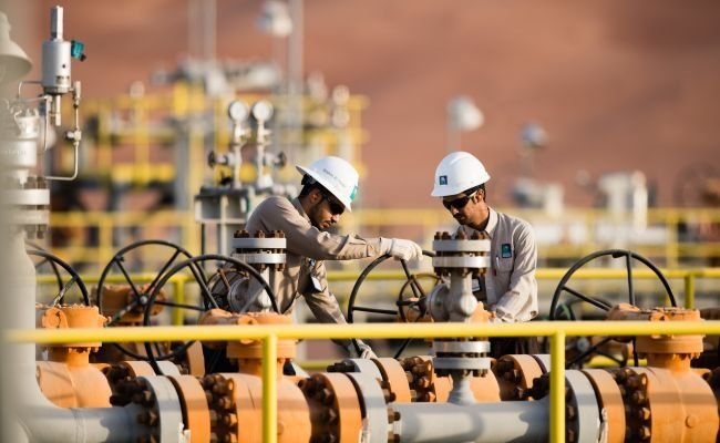 Арабистони саудӣ нархи Нафтро Барои Осие боло бурд