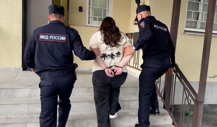 Ду зан барои омода кардани ҳамлаи террористӣ алайҳи мақомоти ҳифзи ҳуқуқ дар Пятигорск боздошт шуданд