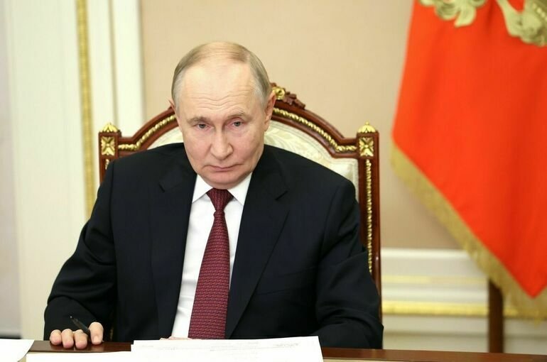 Путин дастур дод ки созишномаҳо бо Қазоқистон Ва Узбекистон оид ба таъминоти ҳарбӣ тағир дода шаванд