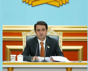 Раиси шаҳри Душанбе муҳтарам Рустами Эмомалӣ масъалаи аз байн бурдани маблағи 100 сомони